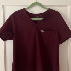 Figs Core Maroon L Scrub Set